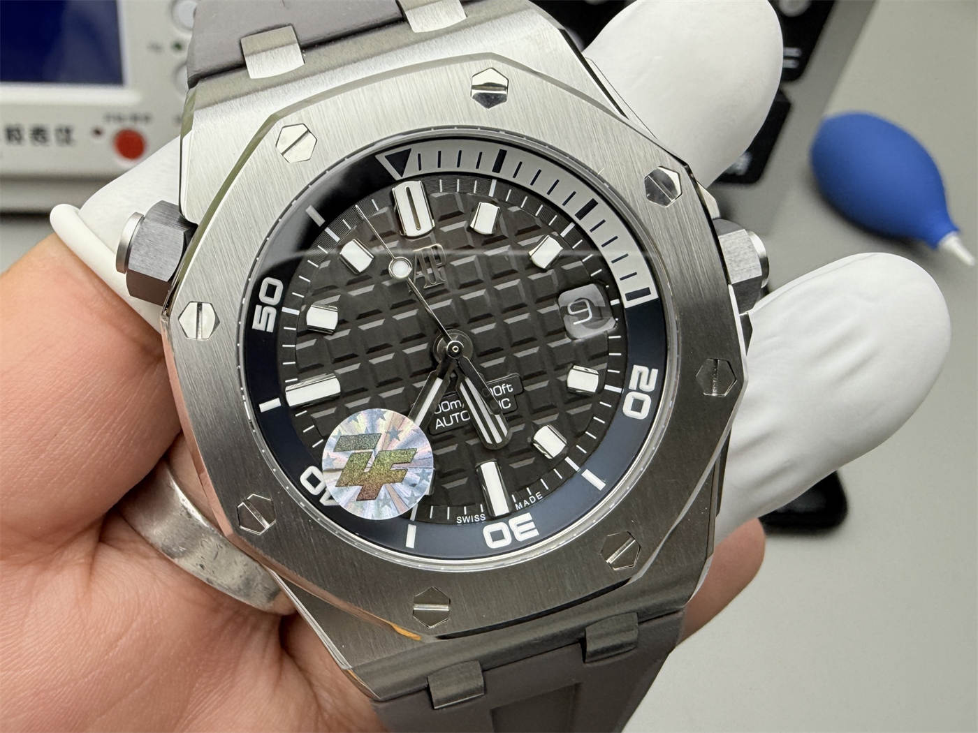 AP 15720 Replica – Royal Oak Offshore 42mm Stainless Steel Watch