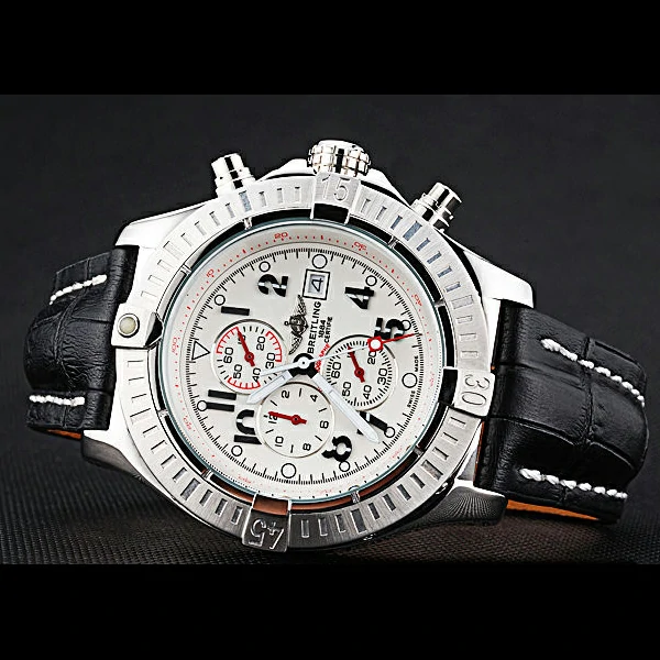 Breitling Avenger new57468
