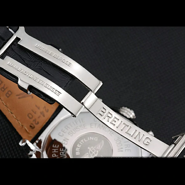 Breitling Avenger new57468