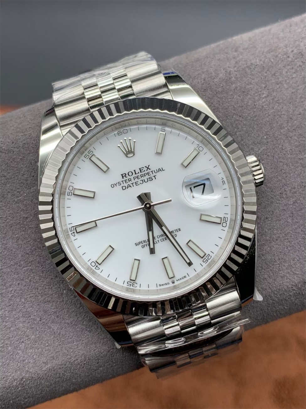 Rolex Datejust 41 White Dial – Jubilee Replica Watch