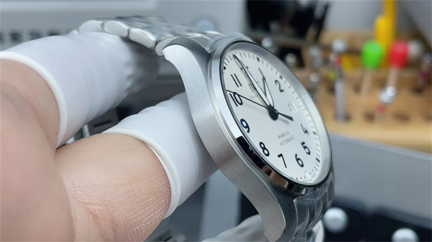 V7 Mark 20 IWC Pilot IW328208 White Dial Bracelet Edition – The Ultimate ‘NWBIG’ Super Clone