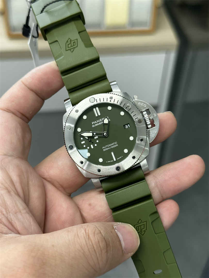 VSF PAM1055 – Premium 42mm Submersible Replica Watch with P.900 Movement