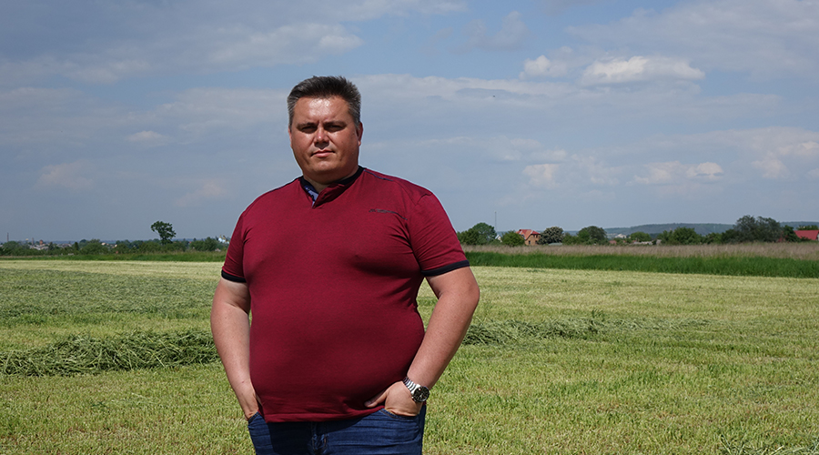 Техніка KUHN для сімейних молочних ферм