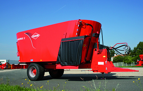 Змішувач-кормороздавач