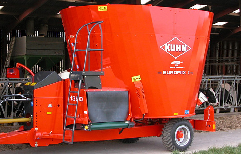 Змішувач-кормороздавач