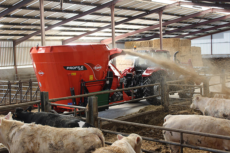 Переваги змішувача-роздавача KUHN Profile